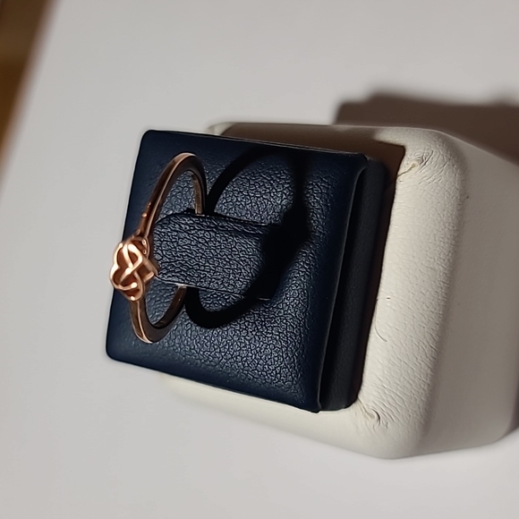 14KT rose gold ring - Picture 3 of 9